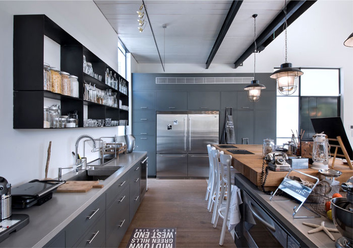 L-Shaped House by Neuman Hayner - #architecture, #house, #home, #decor, #interior, #homedecor,