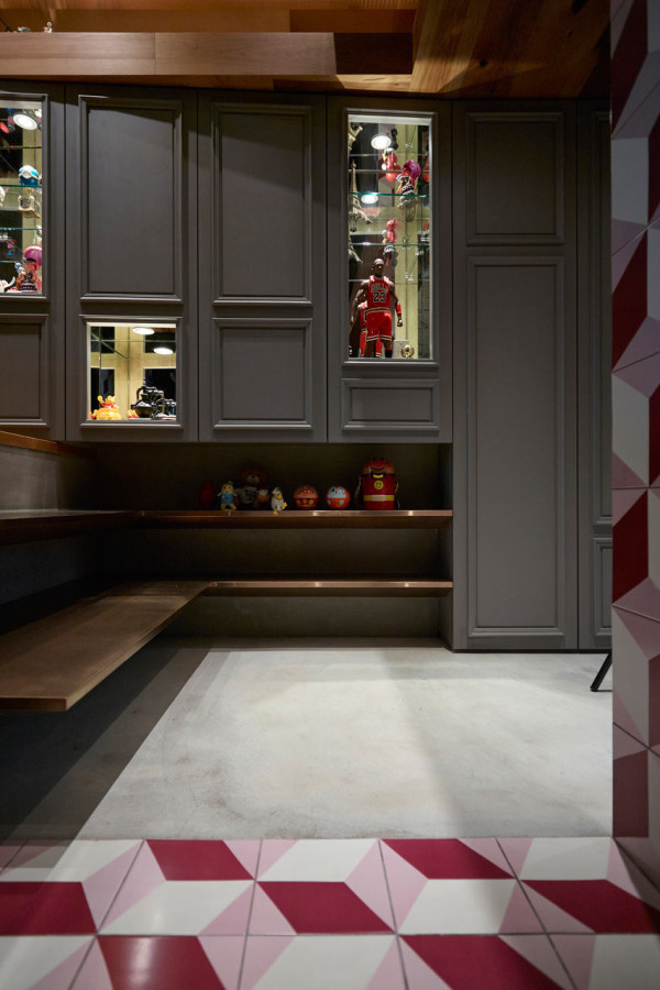 A TAIPEI HOUSE DESIGNED FOR TOY BUILDING AND COLLECTIONS
