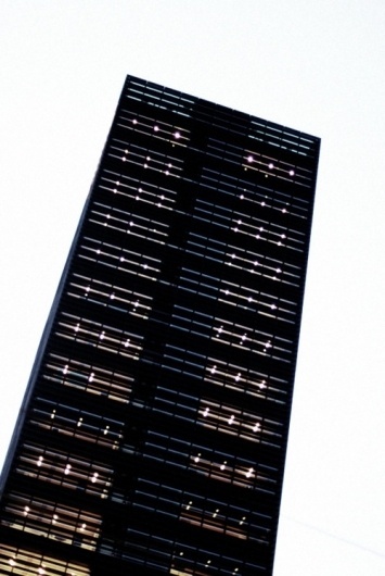 Merde! - Gratte-ciel, avec Petit-Maître (2007) #architecture