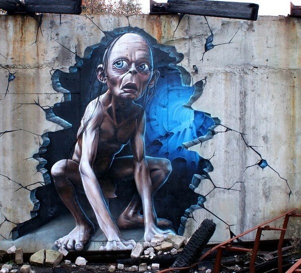 Gollum from Lord of the Ring in street art #graffiti #realism #street #art #realistic