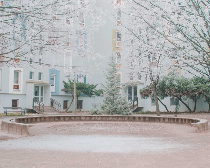 Marietta Varga Captures Stunning Minimalist Photos of Siófok, Hungary