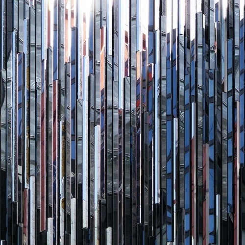 vertical ginza | Flickr - Photo Sharing! #swarovski #yoshioka #shop #tokujin #architecture #reflection #detail