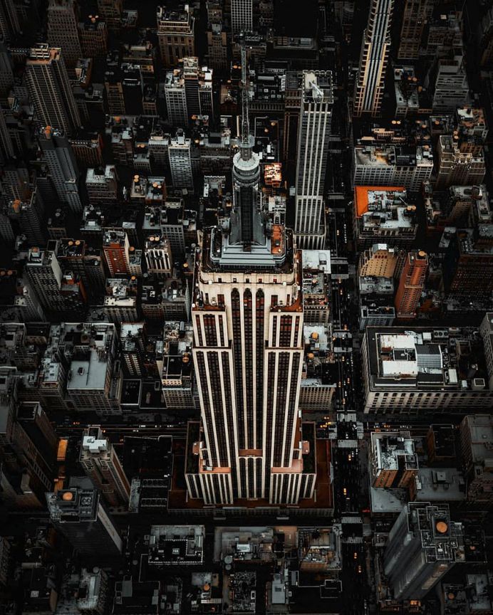 #streets_vision: Vibrant Urban Photography by Alex Cockwill