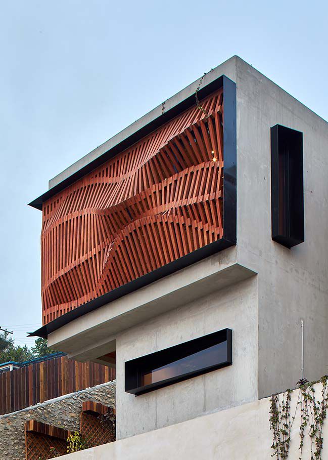Brise Soleil House by Studio Workshop