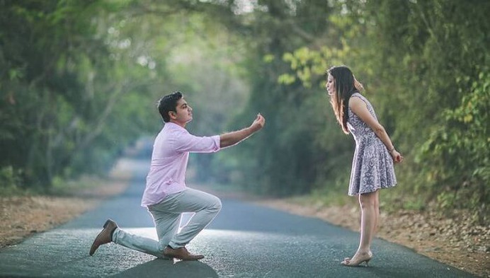 Pre wed pose photography