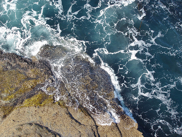 Watch out for rocks #water #photograph #rocks #break #waves