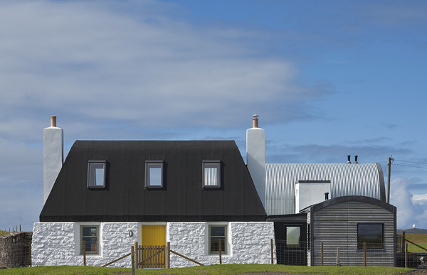 Modern Curved Roof House with Cottage-Like Addition in Scotland #architecture #modern