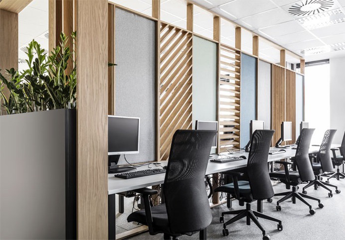 Office Space in Poznan by ZONA Architekci - InteriorZine