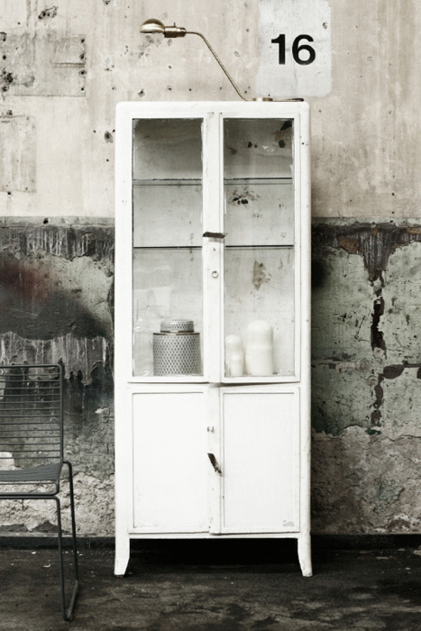 Läkarskåp | Artilleriet | Inredning Göteborg #vintage #cabinet