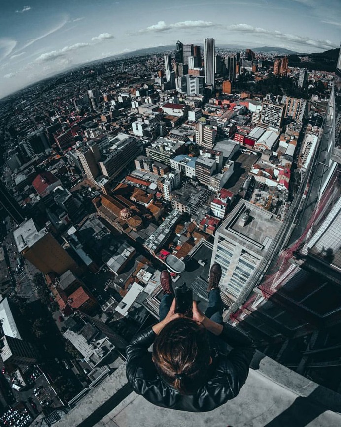 Striking Urban and Street Photography by Alfonso León