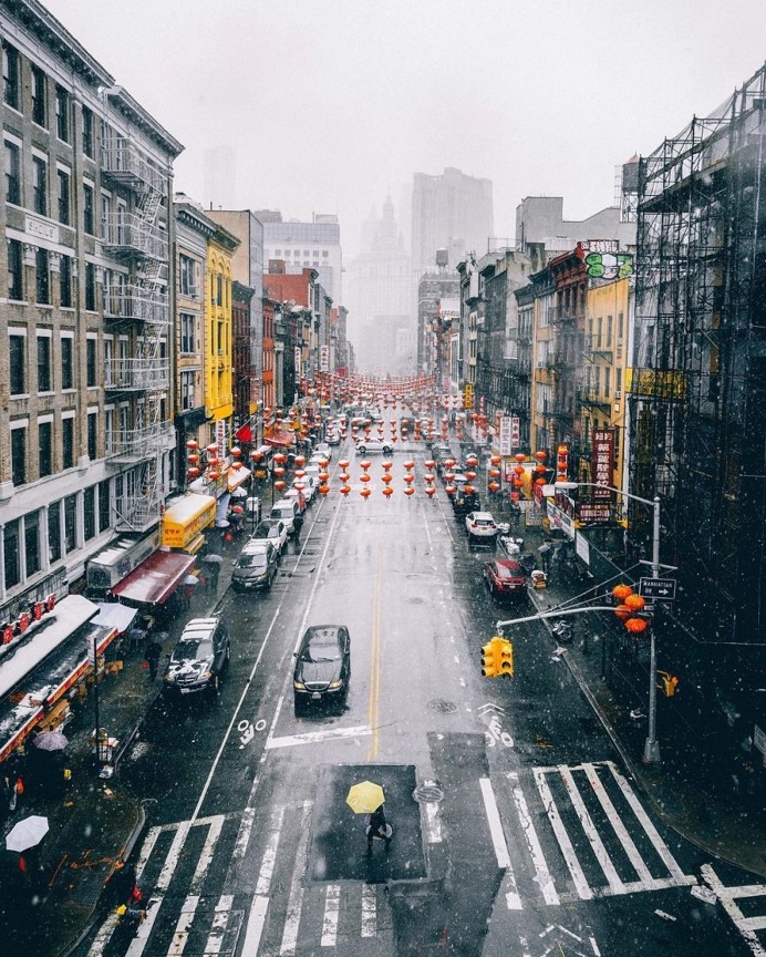 Vibrant Street Photographs of New York City by Henry Kornaros