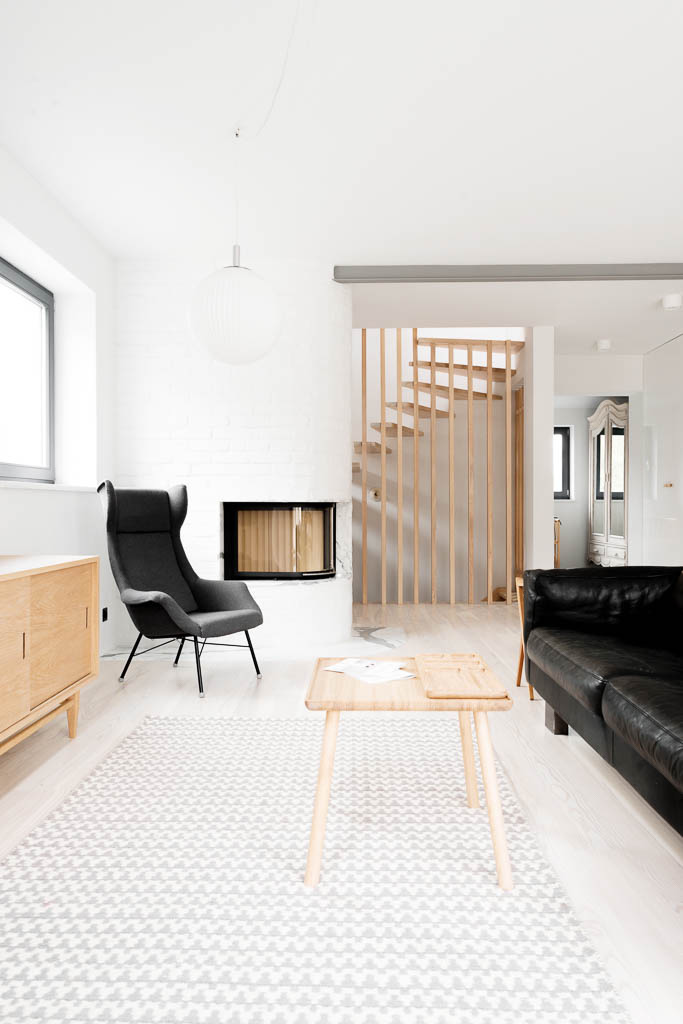 House in Gumieńce by Loft Szczecin. Photo by Karolina Bąk. #loftszczecin #karolinabak #livingroom