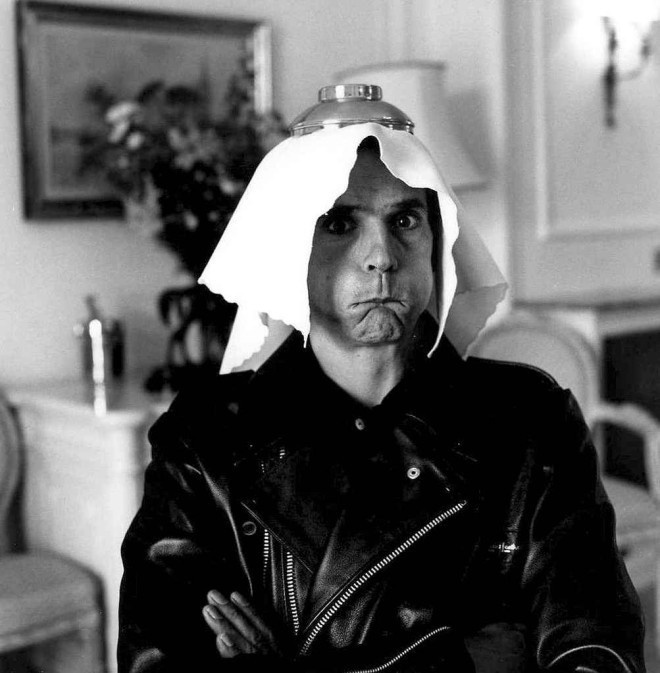 Black and White Celebrity Portraits by Helmut Newton #inspiration #photography #celebrity