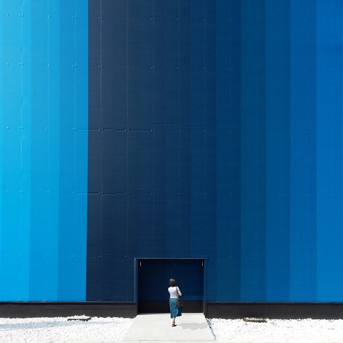 Diletta Pacifici Takes Incredible Minimalist and Colorful Urban Photography