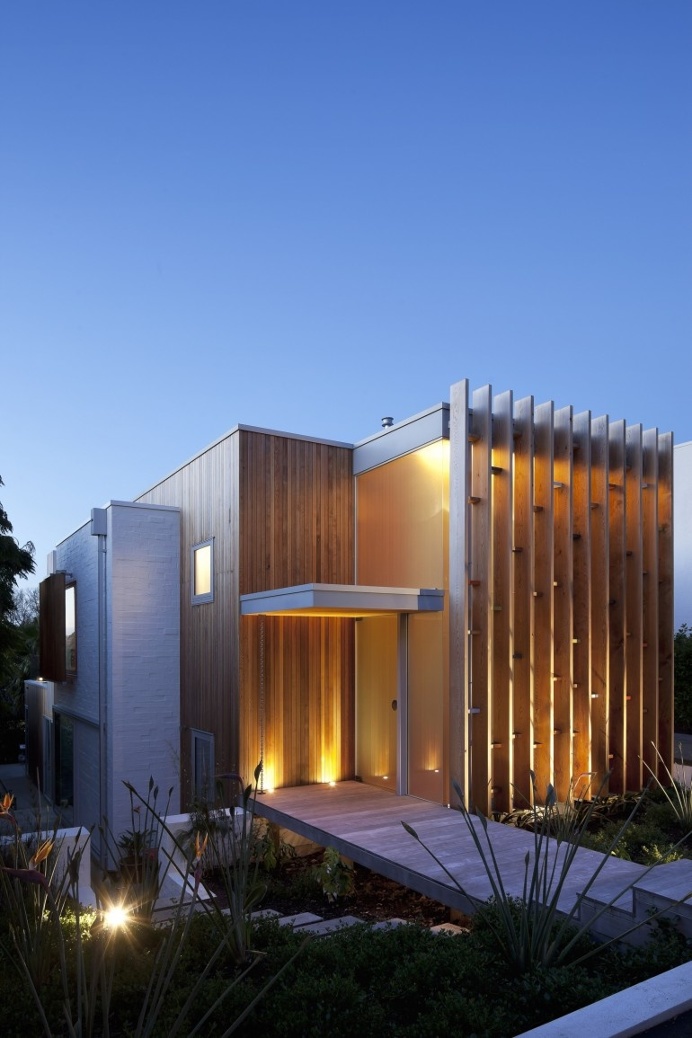 Brown Vujcich House / Bossley Architect's