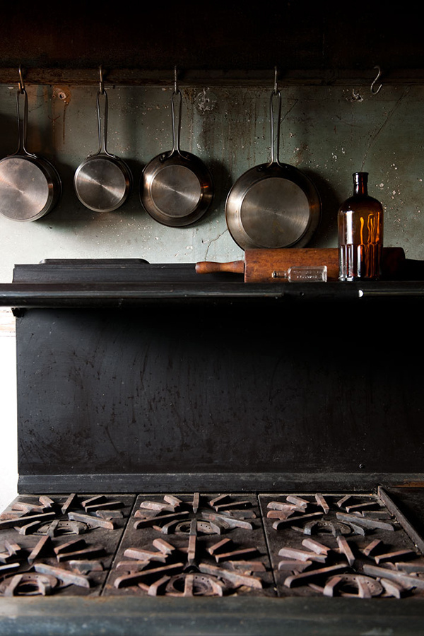 B L O O D A N D C H A M P A G N E » AN ABANDONED MENS CLUB IS NOW A HOME #pans #kitchen