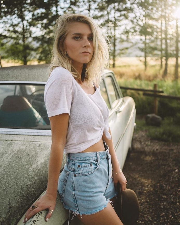 Beautiful Intimate Portraits by Brandon Tormanen