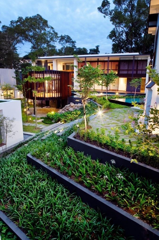 Modern House with Curvilinear Pavilion Blending in with the Natural Landscape #architecture #modern