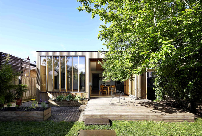 Wooden Box House by Moloney Architects - InteriorZine