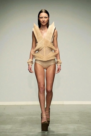 Reflections in Facets by Winde Rienstra #fashion