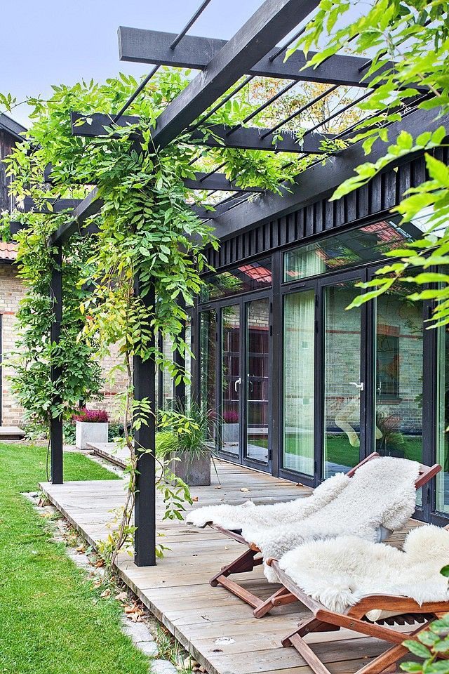 Modern SHADED TERRACES