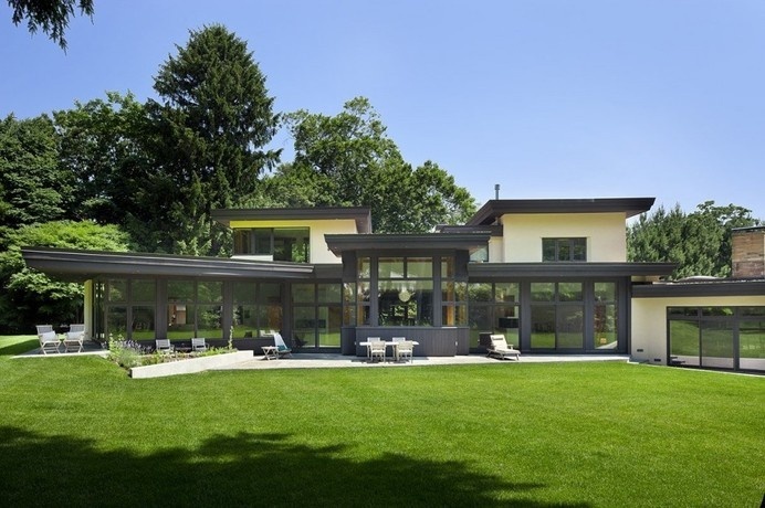 Dark And Cold Old House Completely Transformed Into a Bright and Eco-Friendly Home Read more: http://freshome.com/architecture/#ixzz38HlAJg