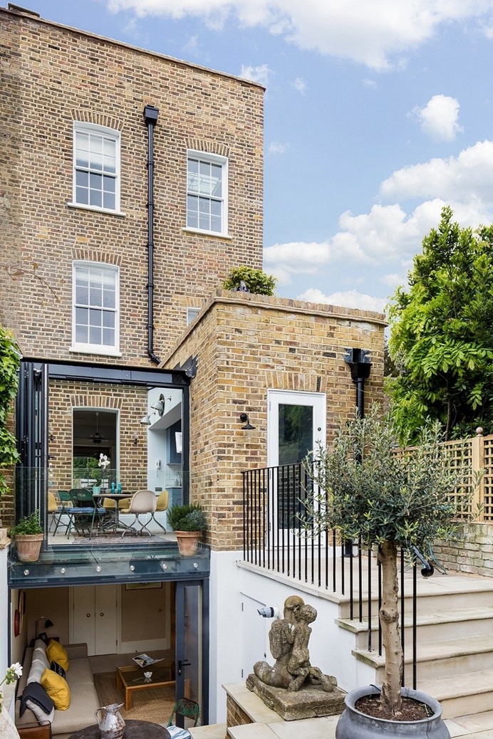 Blue House London Georgian House Features an Eclectic Mix of Old and New 1