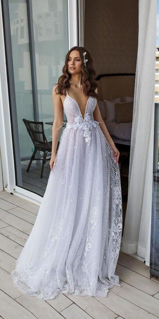 Make a trip between pages of lovely sweet wedding dresses and find your own.