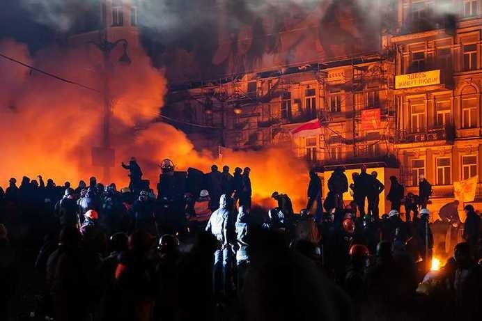 Euromaidan Revolution by Mikhail Palinchak #inspiration #photography #documentary