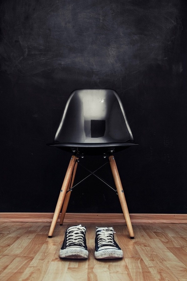 Eames Chair #chalboard #interiordesign #converse #eameschair #eames