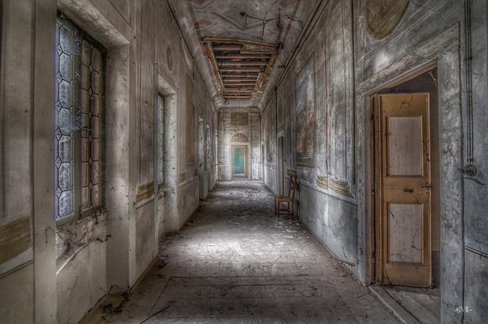 Abandoned Italy: Stunning Urbex Photography by Maurizio Lanzetta