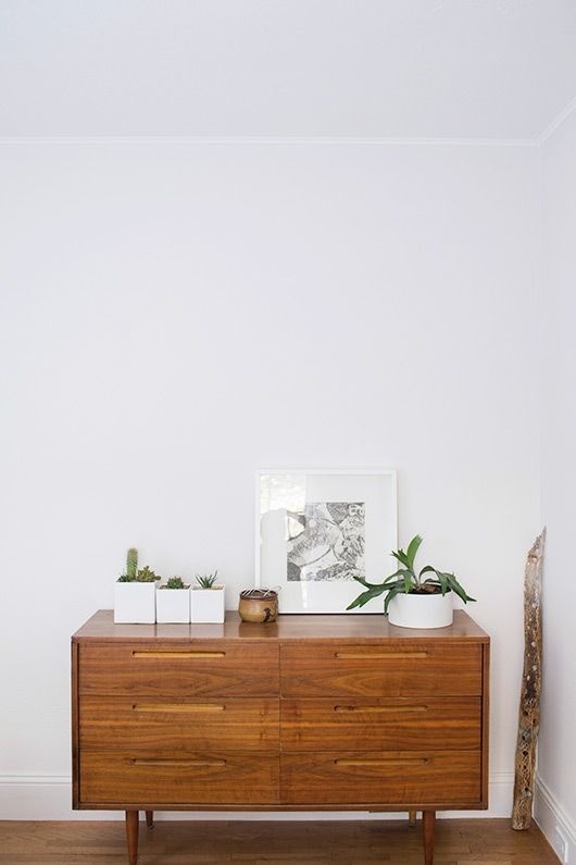 Wooden sideboard. Photo by Cindy Loughridge for Sfgirlbybay. #sideboard #minimal #retro