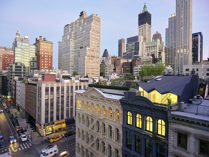 Obsidian House in the Heart of TriBeCa / WORKac