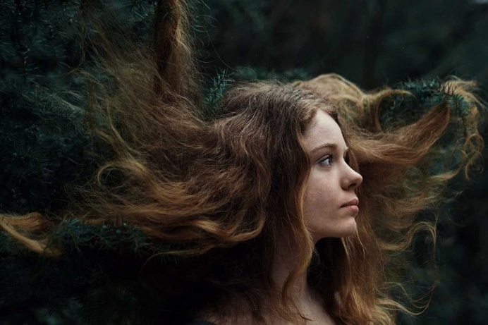 Conceptual and Cinematic Portrait Photography by Simona Zanna