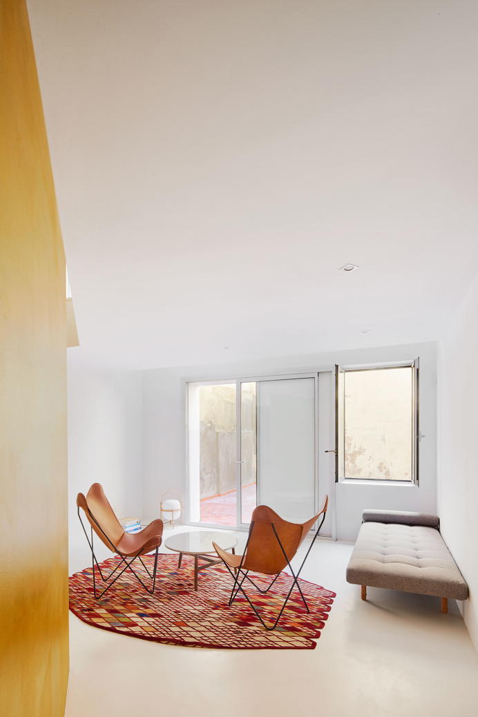 Duplex Tibbaut by Raúl Sánchez