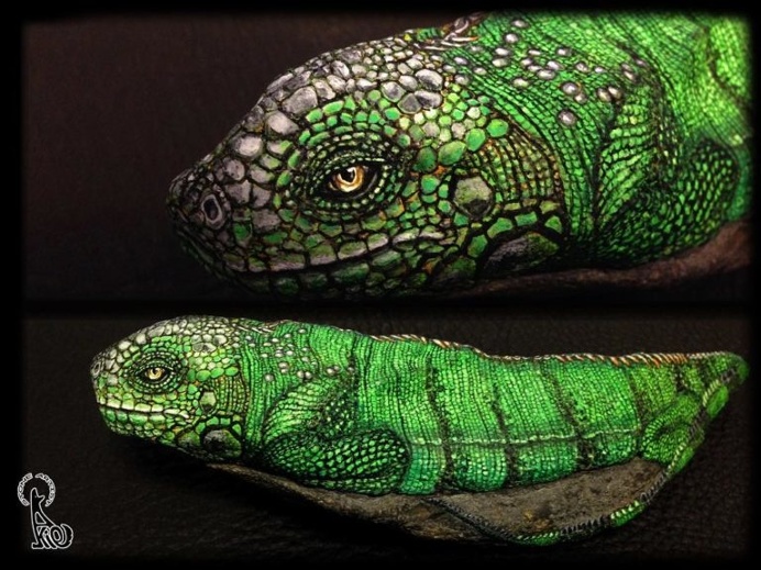Realistic and Detailed Animal Paintings on Stones by Akie Nakata