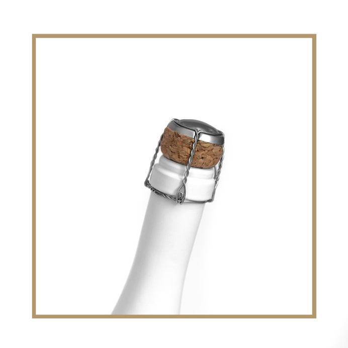 Chimera Sparkling Wine by Kommigraphics #packaging #design #silkscreen #minimal #champagne #cork