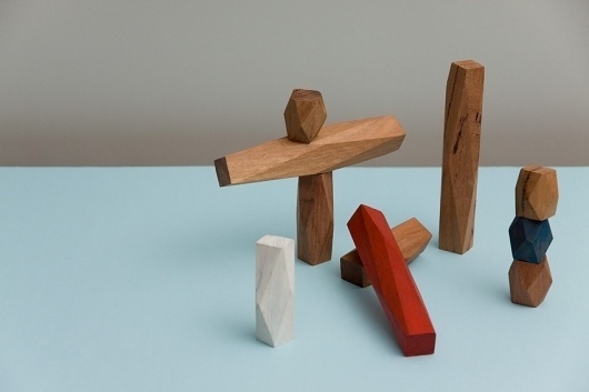 tumblr_lyycwzSNFs1r2fjfto3_1280.jpg 850×567 pixels #wood #colours #collaboration #blocks