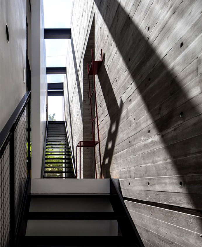SB House – Wrapped in a Shell of Concrete - #architecture, #house, #home, home, architecture