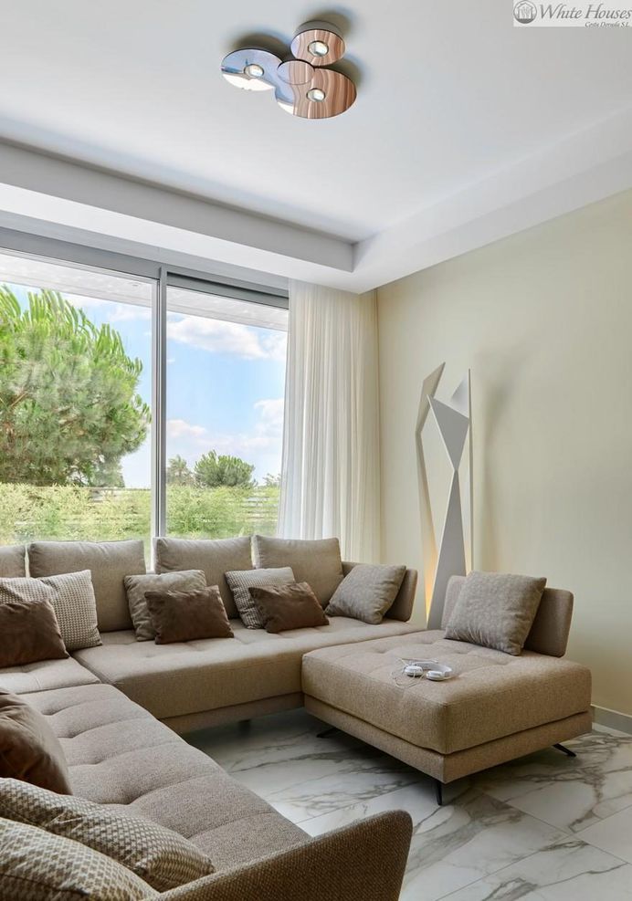 Modern Single-Family Villa with an Astonishing Sea View to the Mediterranean Sea 4