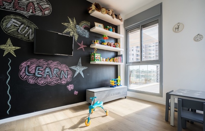 Five Rooms Apartment – Little Drop Of Black by EN Studio