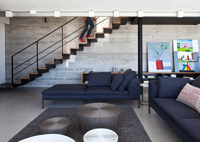 Pitsou Kedem uses raw materials to renovate Y Duplex Penthouse #interior