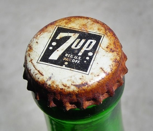 Google Image Result for http://www.wedesignandconquer.com/wp-content/uploads/vintage7upcap.jpg #logo #cap #vintage #soda