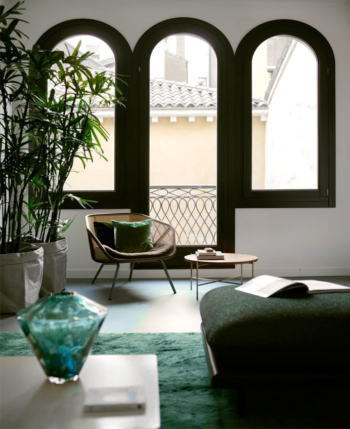 Diego Paccagnella Designed Casa Flora for Romantic Holiday Stay in Venice - InteriorZine