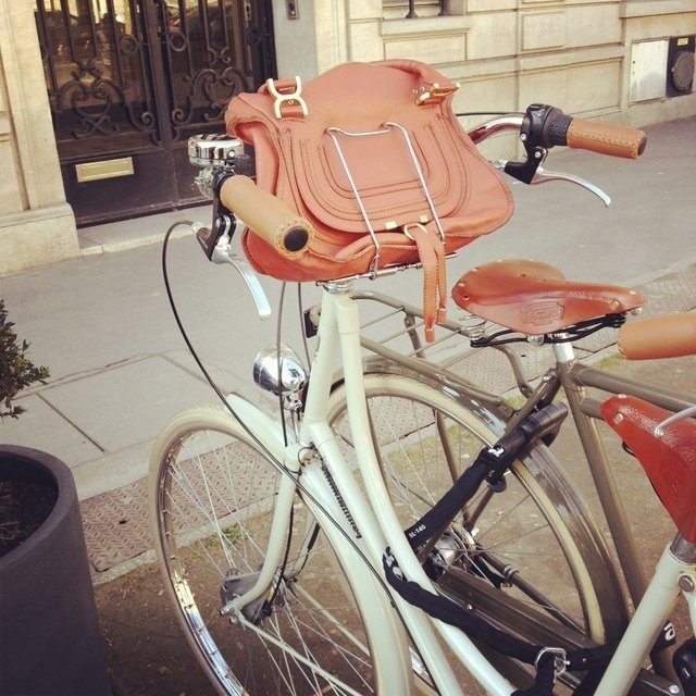 Handlebar Handbag Hugger #tech #flow #gadget #gift #ideas #cool