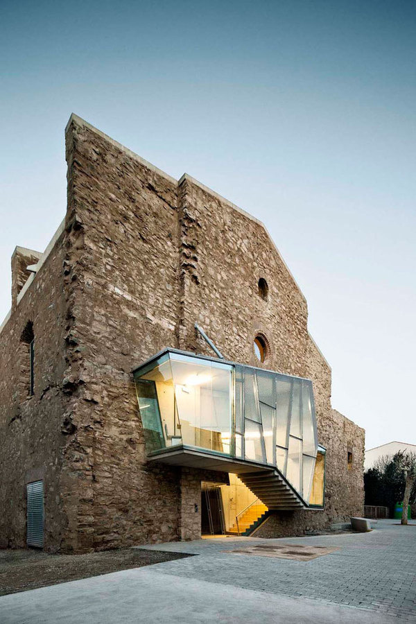 Comments {0} #brick #architecture #vintage #modern