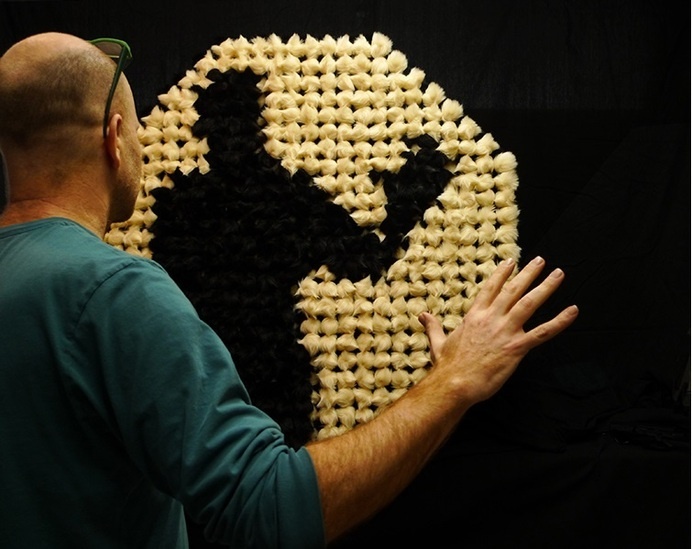 interactive PomPom Mirror
