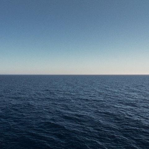 FFFFOUND! | two halves #twohalves #foto #photography #art #horizon