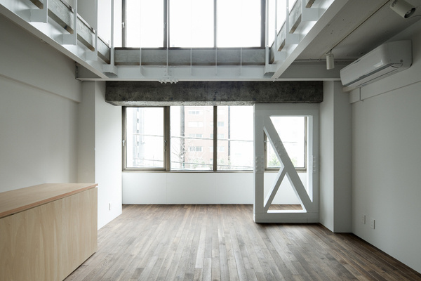 Renovation of Ochanomizu by Roovice #modern #design #minimalism #minimal #leibal #minimalist