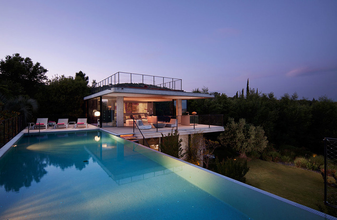 Audacious Design in Concrete and Glass: Saint-Tropez Private Estate #architecture